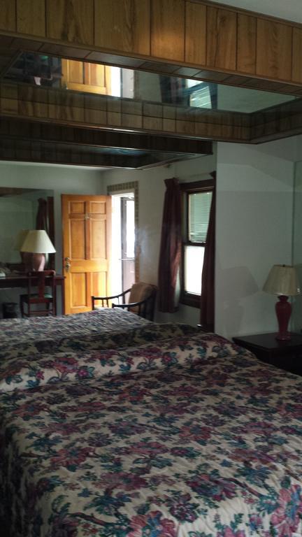 Olde Court Inn Wheeling Bilik gambar